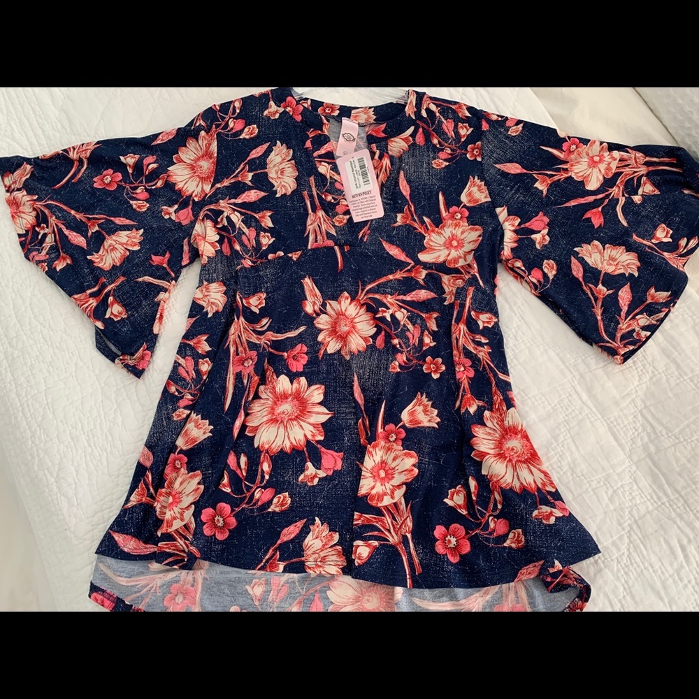 Bell sleeve tunic